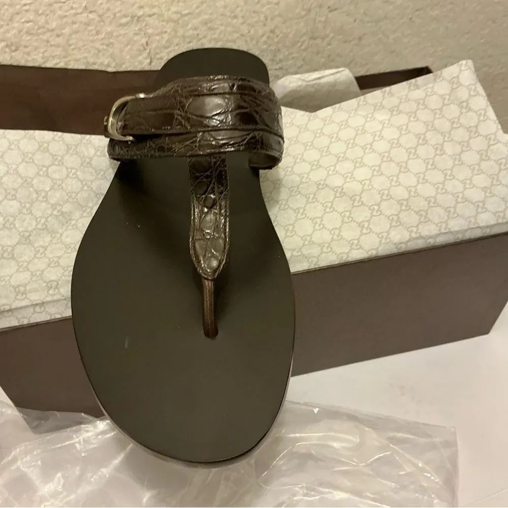 New with box Mens Gucci crocodile embossed leather Sandals size 14.5 with COA